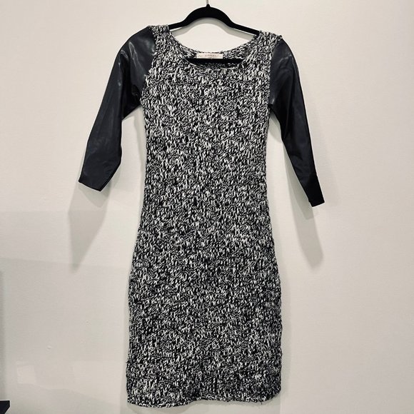 ZARA Grey Black White Stretch Knit Wool Leather 3/4 Sleeve  Mini Sweater Dress - Picture 4 of 13